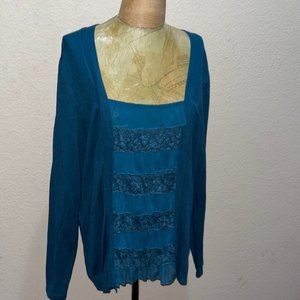 (3/$15 item) Cute Ruffle and lace top
